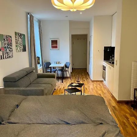 Zentrale Mit Balkon In * Aquisgrana